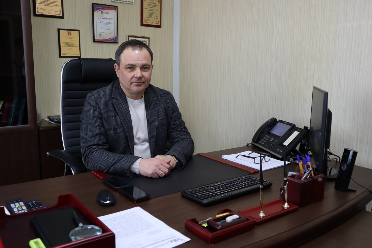 диспетчерский пункт электрических сетей. сергей сергеев кубаньэнерго. диспетчер электросети. электросети темрюк диспетчер. телефоны дежурных служб города.